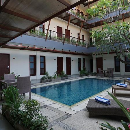 Hotel Reddoorz Near Legian Street Extérieur photo