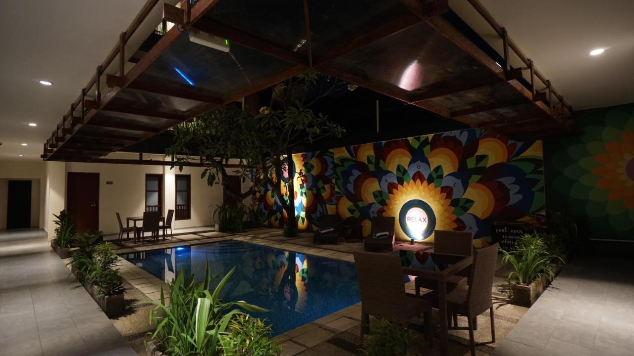 Hotel Reddoorz Near Legian Street Extérieur photo