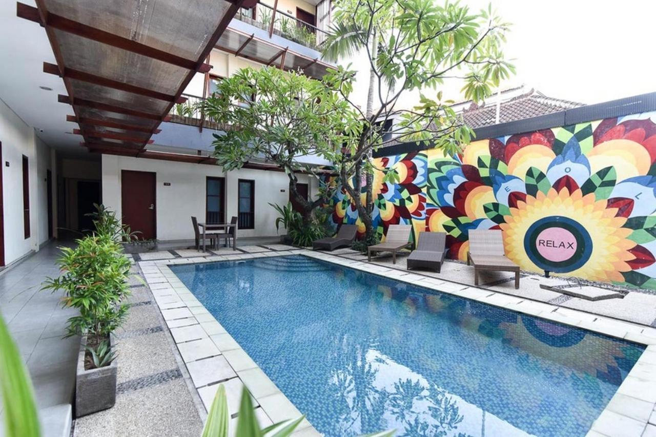 Hotel Reddoorz Near Legian Street Extérieur photo