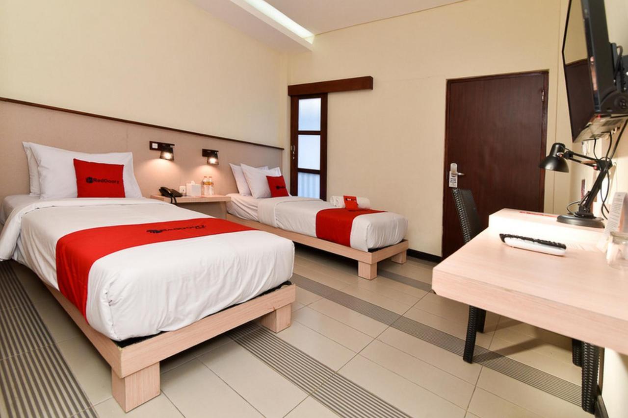 Hotel Reddoorz Near Legian Street Extérieur photo